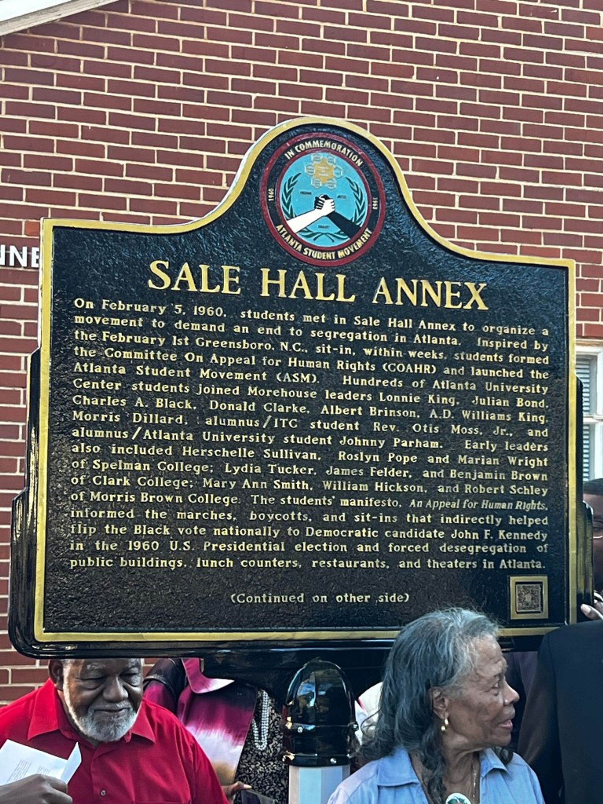 Live in Atlanta at Morehouse College(中古品) Morehouse College dedicates historical marker at Sale Hall A