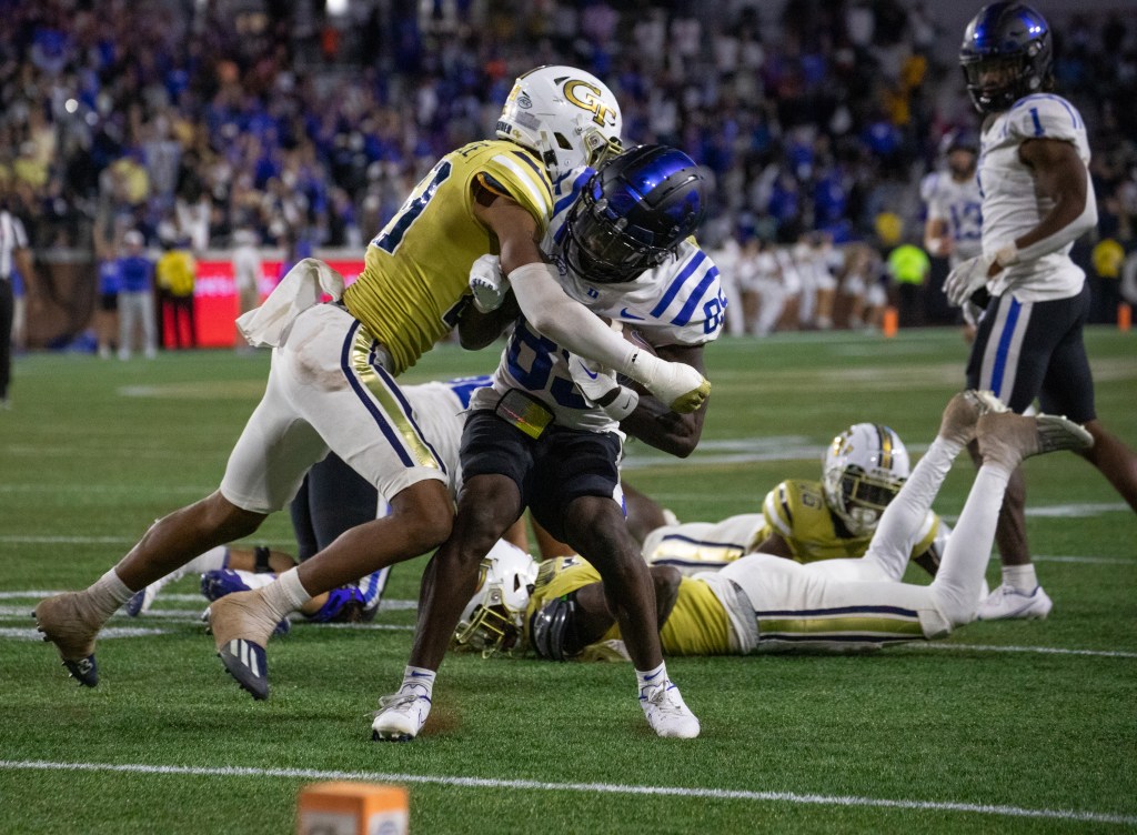 【Tjk】ステラブライダル フランチェスコバックレース ソフトアイボリー Jeff Sims has 322 total yards and two touchdowns as Georgia