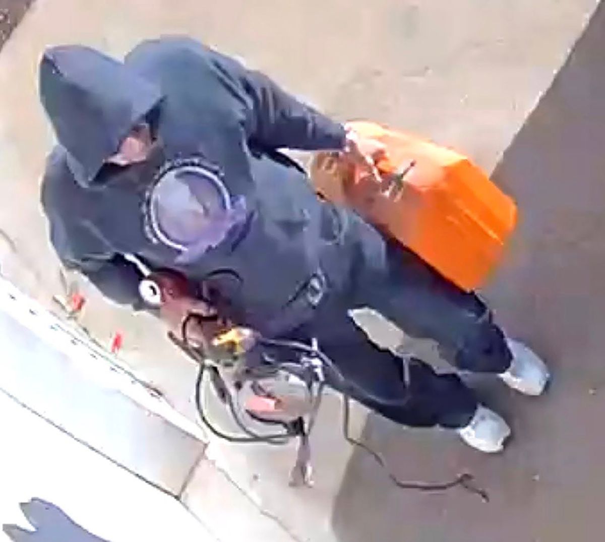 Caruthersville police ask public’s help to identify man seen...