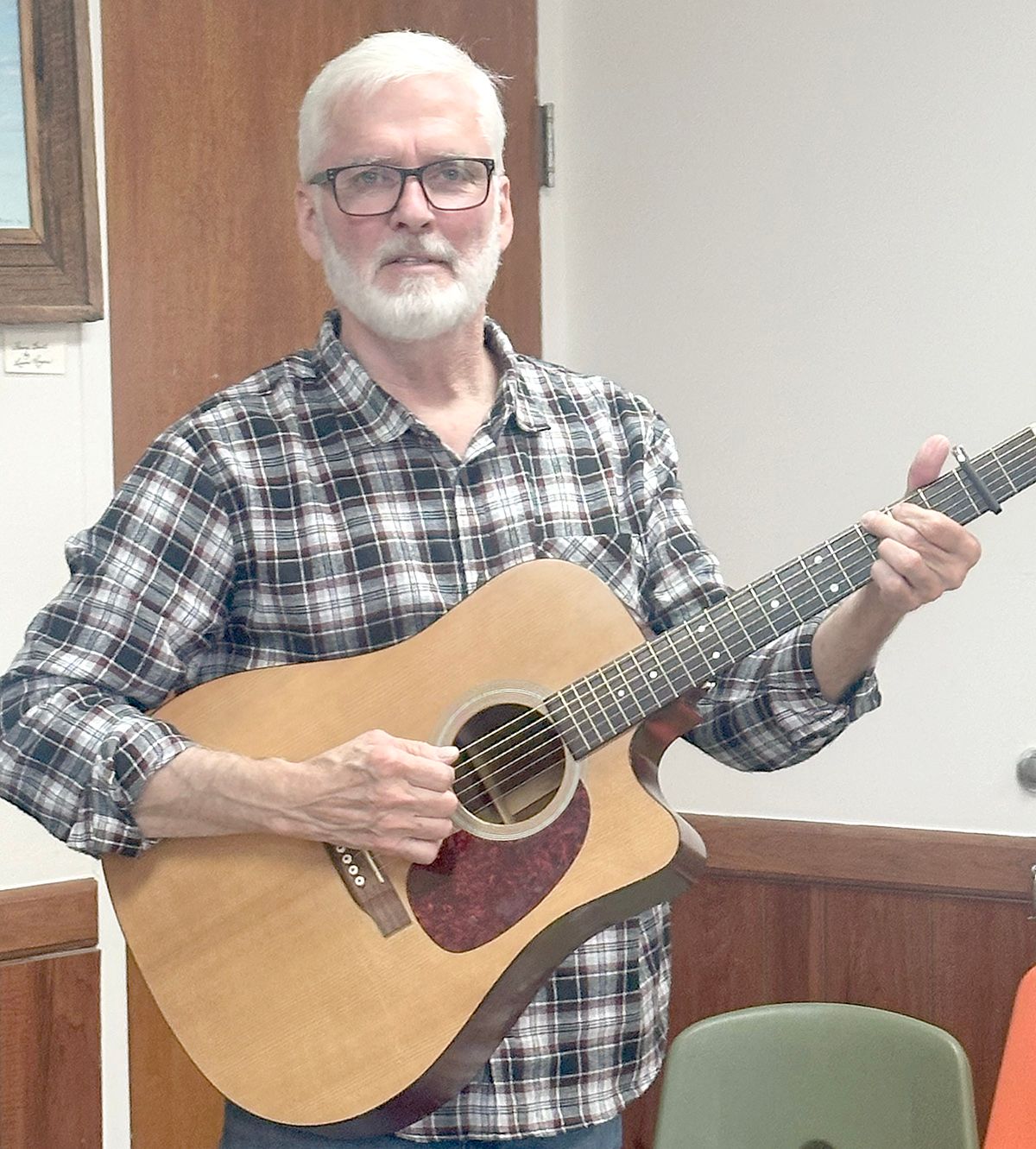 Keith Flowers leads Steele Book Club in holiday music and shares insights on Hebrew calendar