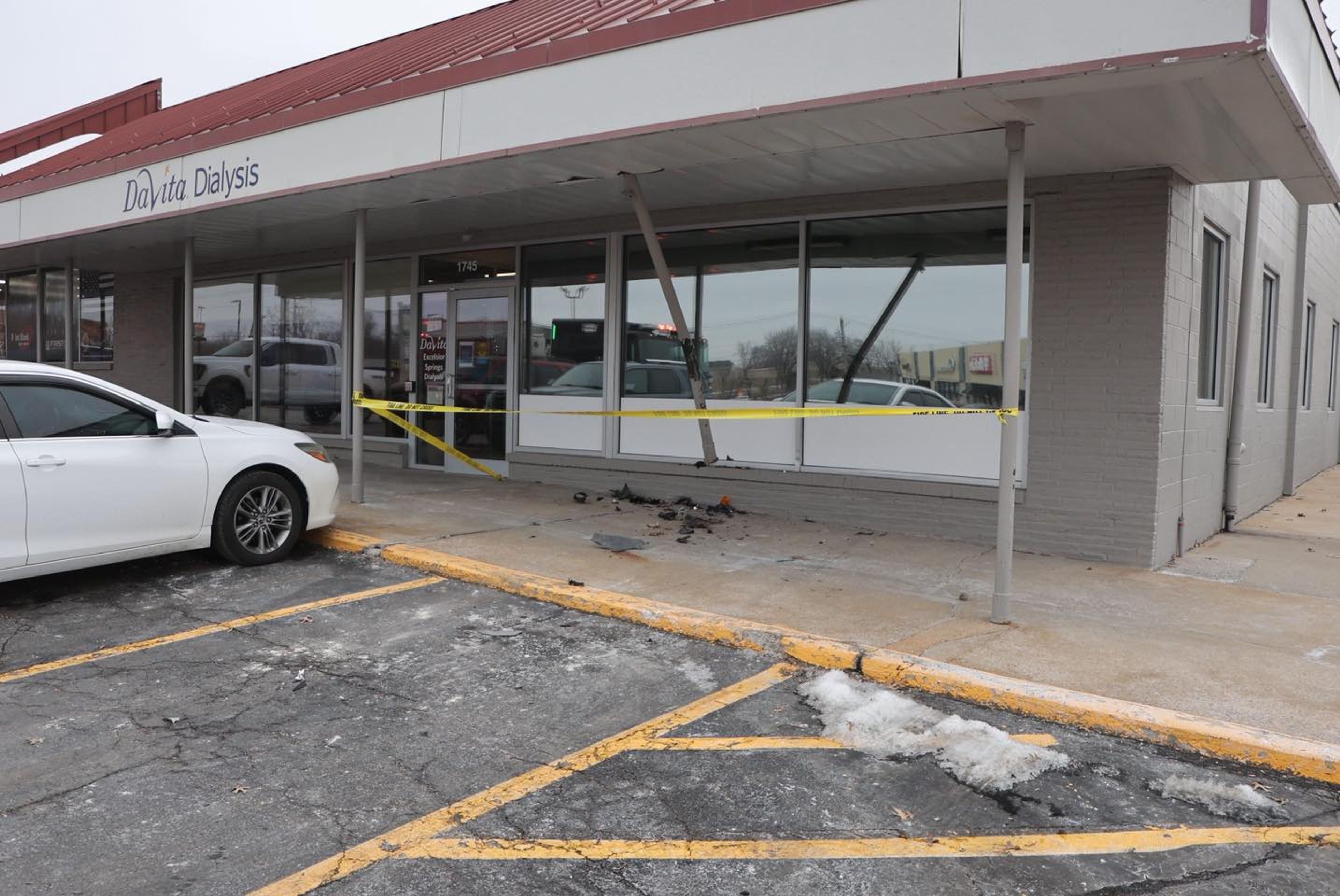 Van hits barrier outside Excelsior Springs dialysis clinic; no injuries reported