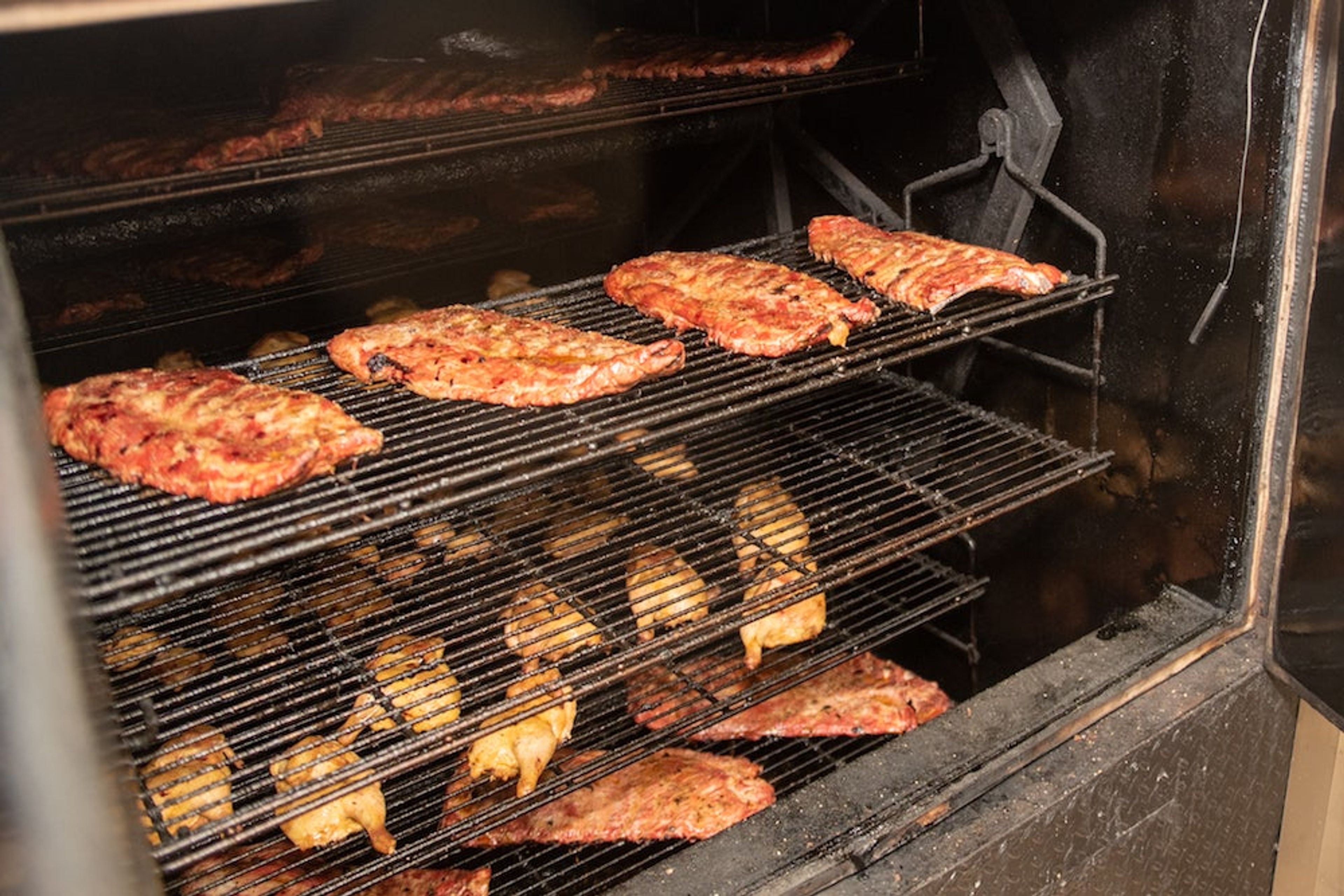 Bonded by Barbecue, image size:3840x2561